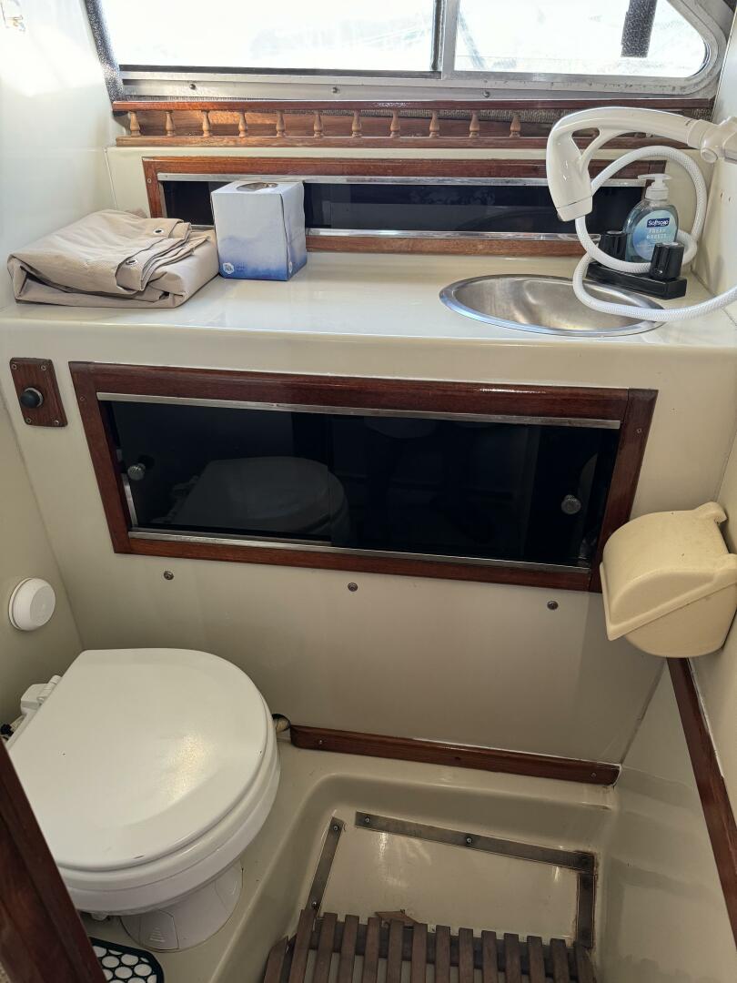 Slide: The Image of Boston Whaler 27 FC 1987 - 4449818