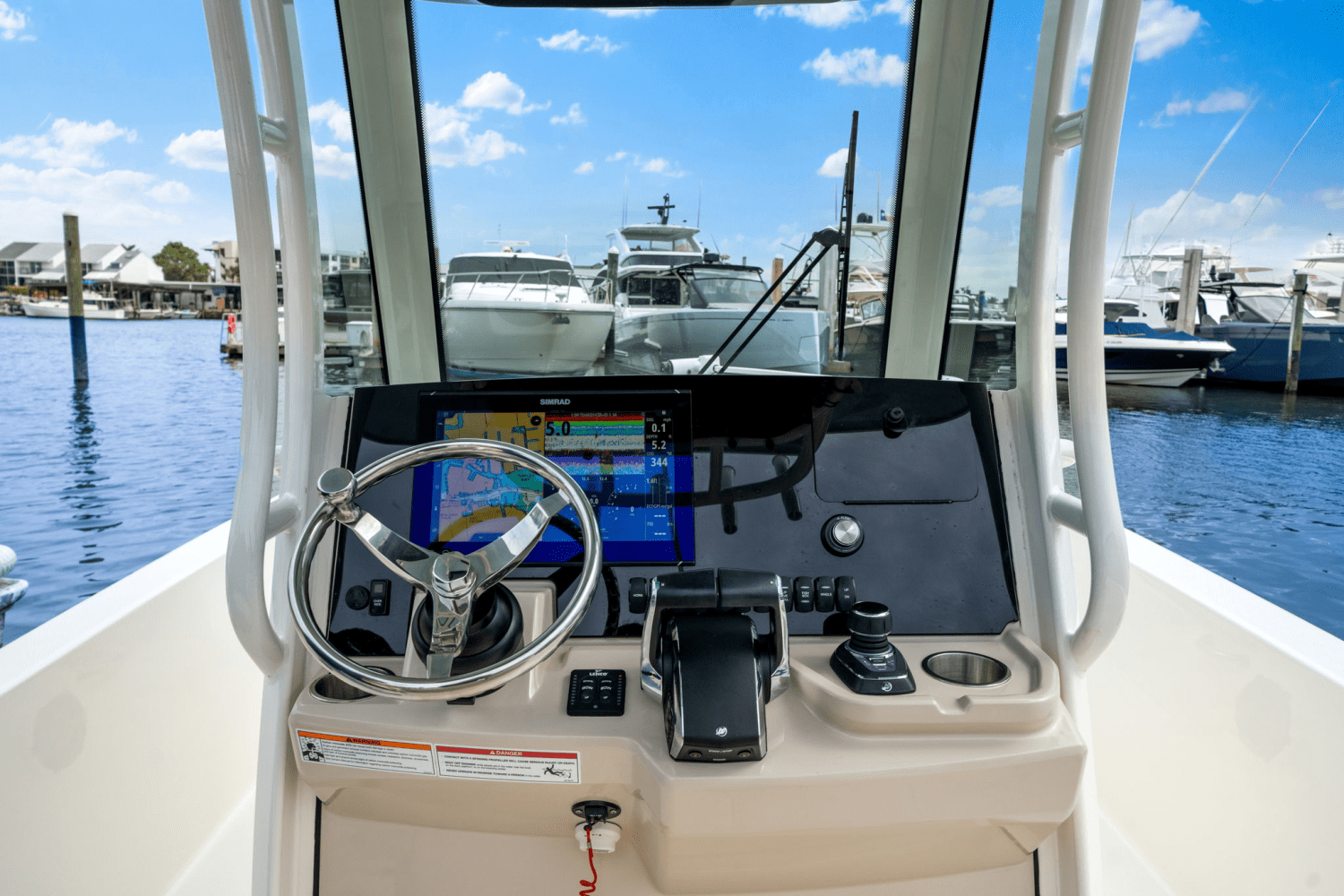 Slide: The Image of Boston Whaler 280 DAUNTLESS 2023 - 10
