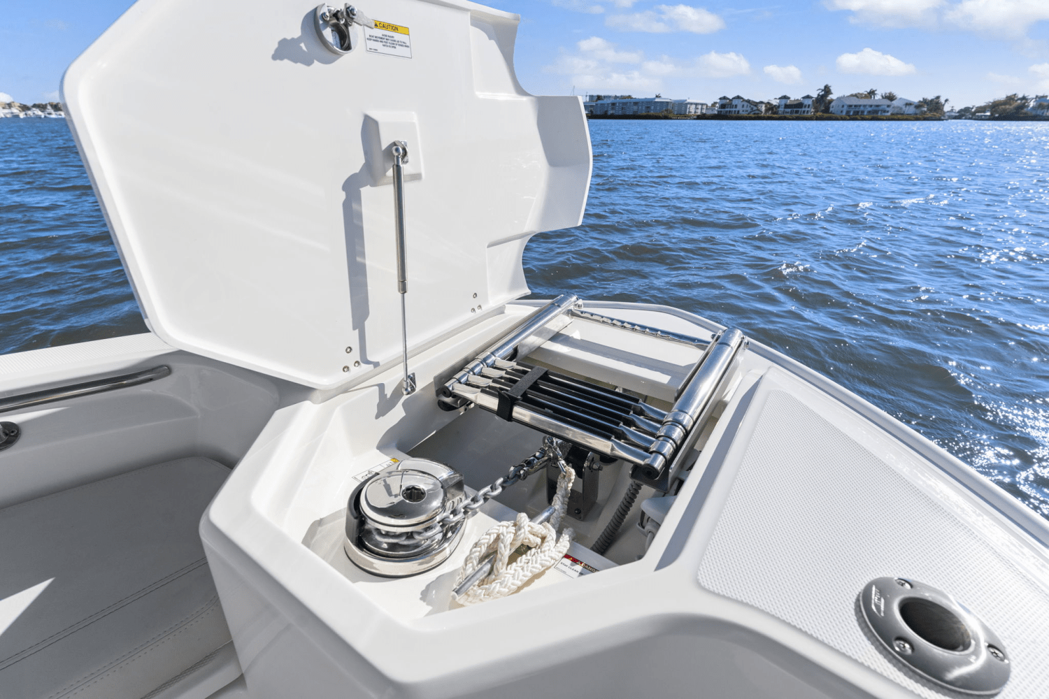 Slide: The Image of Boston Whaler 280 DAUNTLESS 2023 - 12