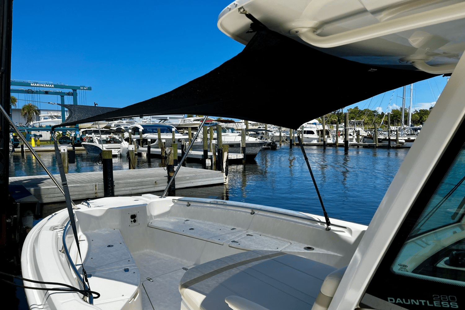 Slide: The Image of Boston Whaler 280 DAUNTLESS 2023 - 14