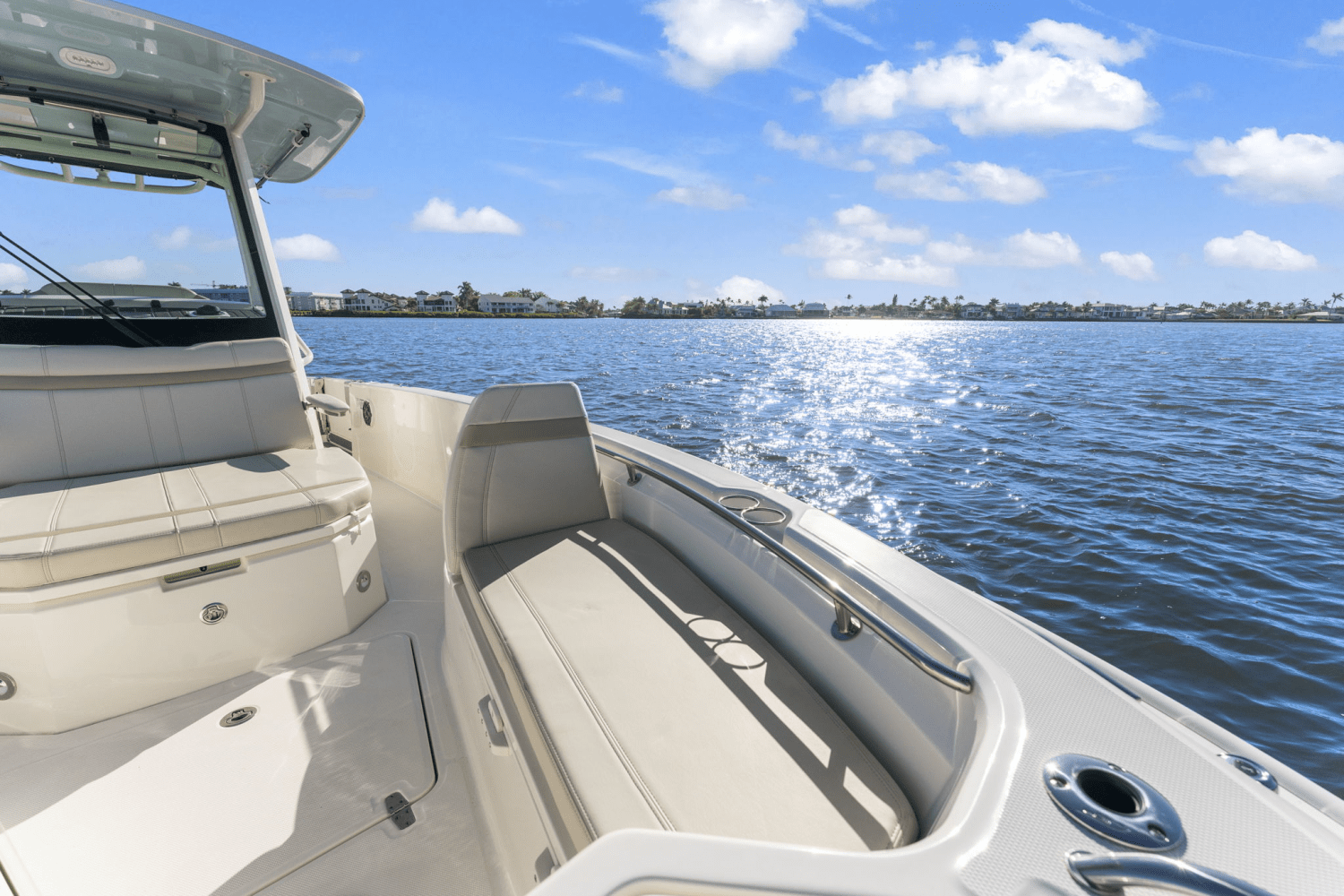 Slide: The Image of Boston Whaler 280 DAUNTLESS 2023 - 20