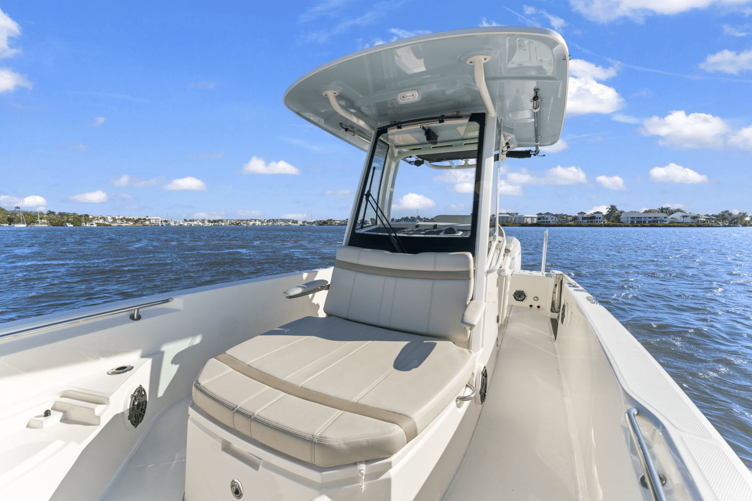 Slide: The Image of Boston Whaler 280 DAUNTLESS 2023 - 22