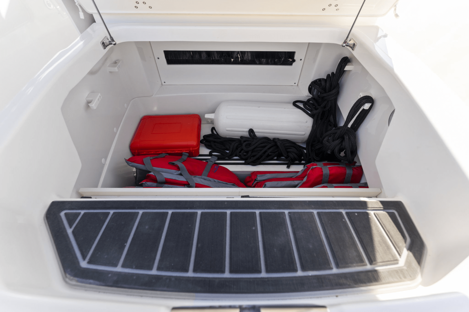 Slide: The Image of Boston Whaler 280 DAUNTLESS 2023 - 23