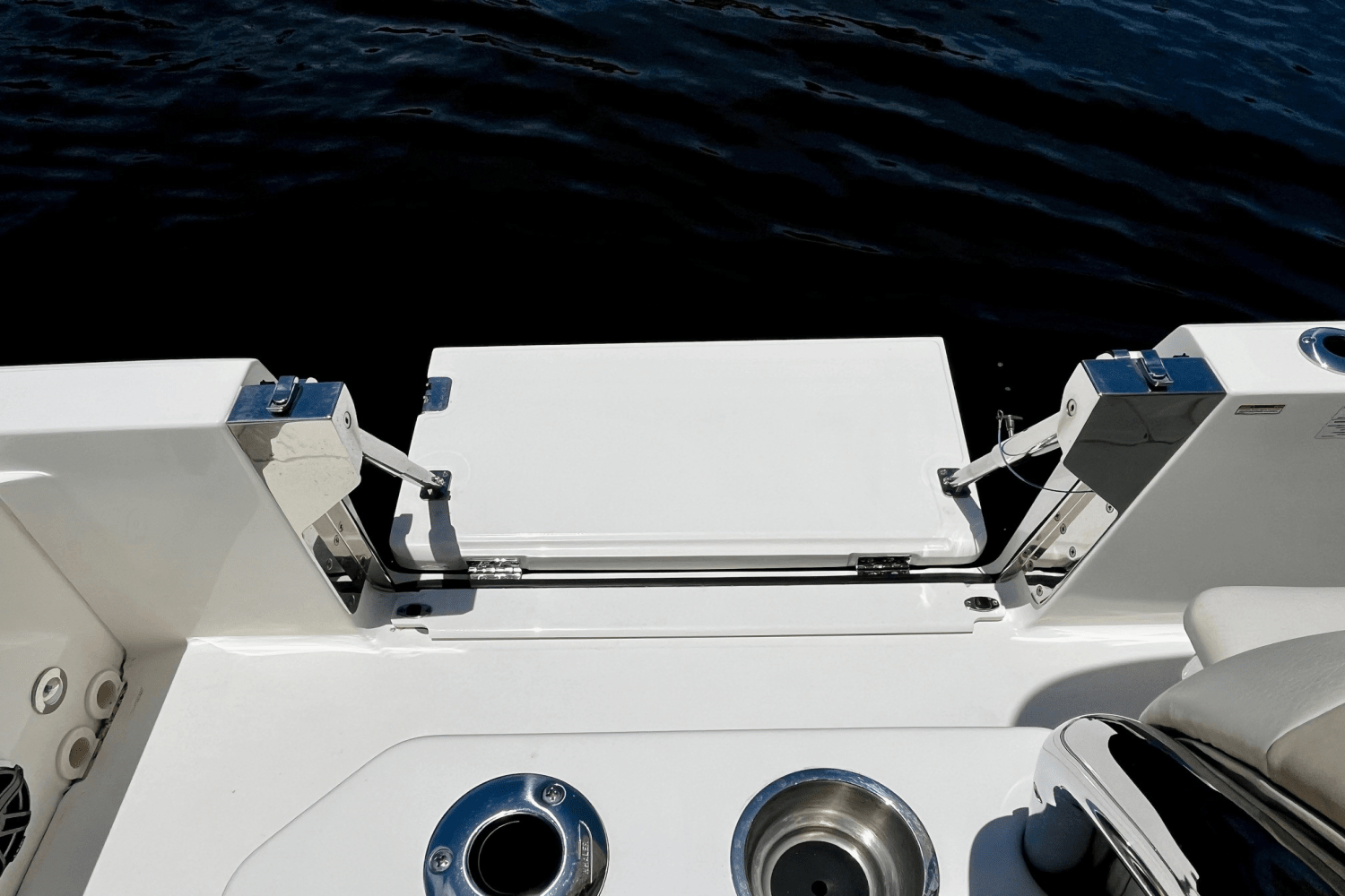 Slide: The Image of Boston Whaler 280 DAUNTLESS 2023 - 24