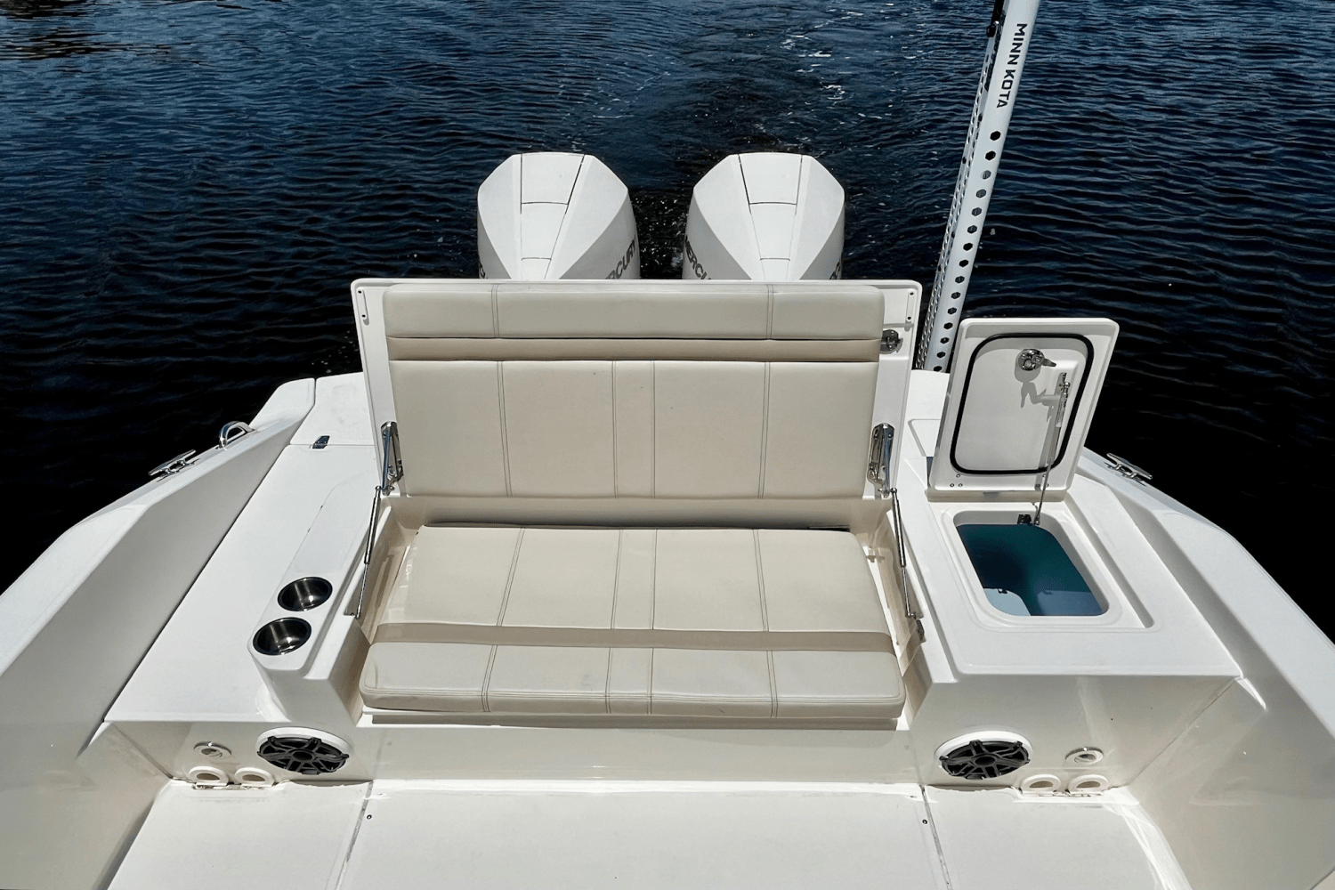 Slide: The Image of Boston Whaler 280 DAUNTLESS 2023 - 25