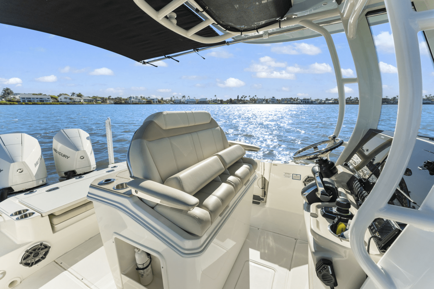 Slide: The Image of Boston Whaler 280 DAUNTLESS 2023 - 25