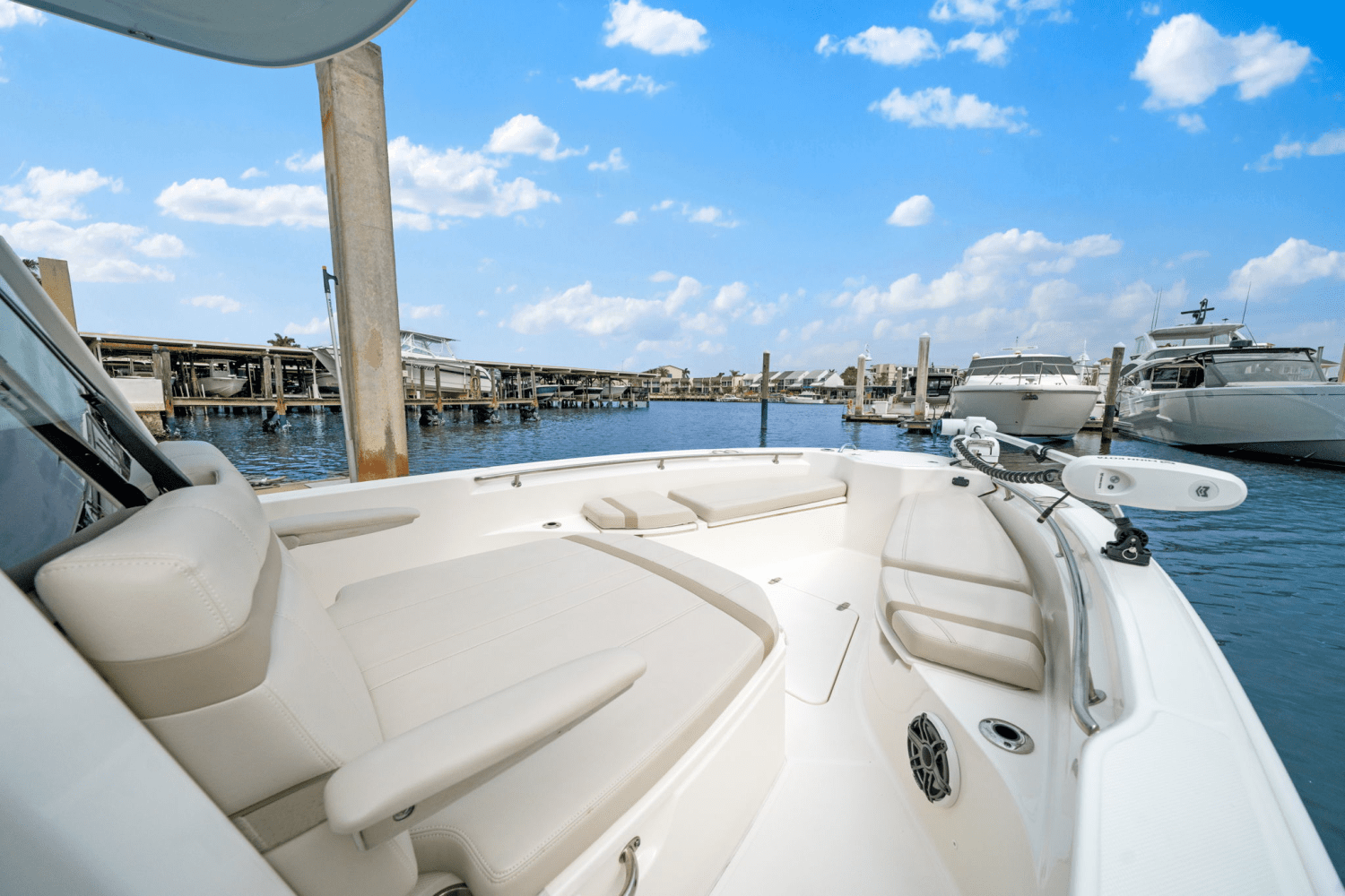 Slide: The Image of Boston Whaler 280 DAUNTLESS 2023 - 27