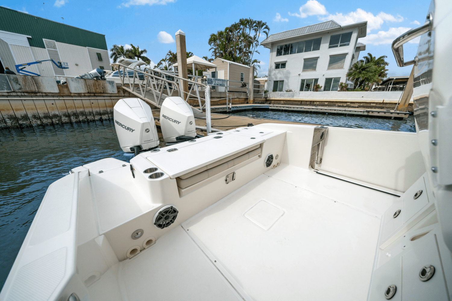 Slide: The Image of Boston Whaler 280 DAUNTLESS 2023 - 30