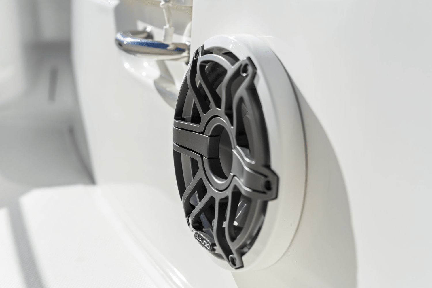 Slide: The Image of Boston Whaler 280 DAUNTLESS 2023 - 33