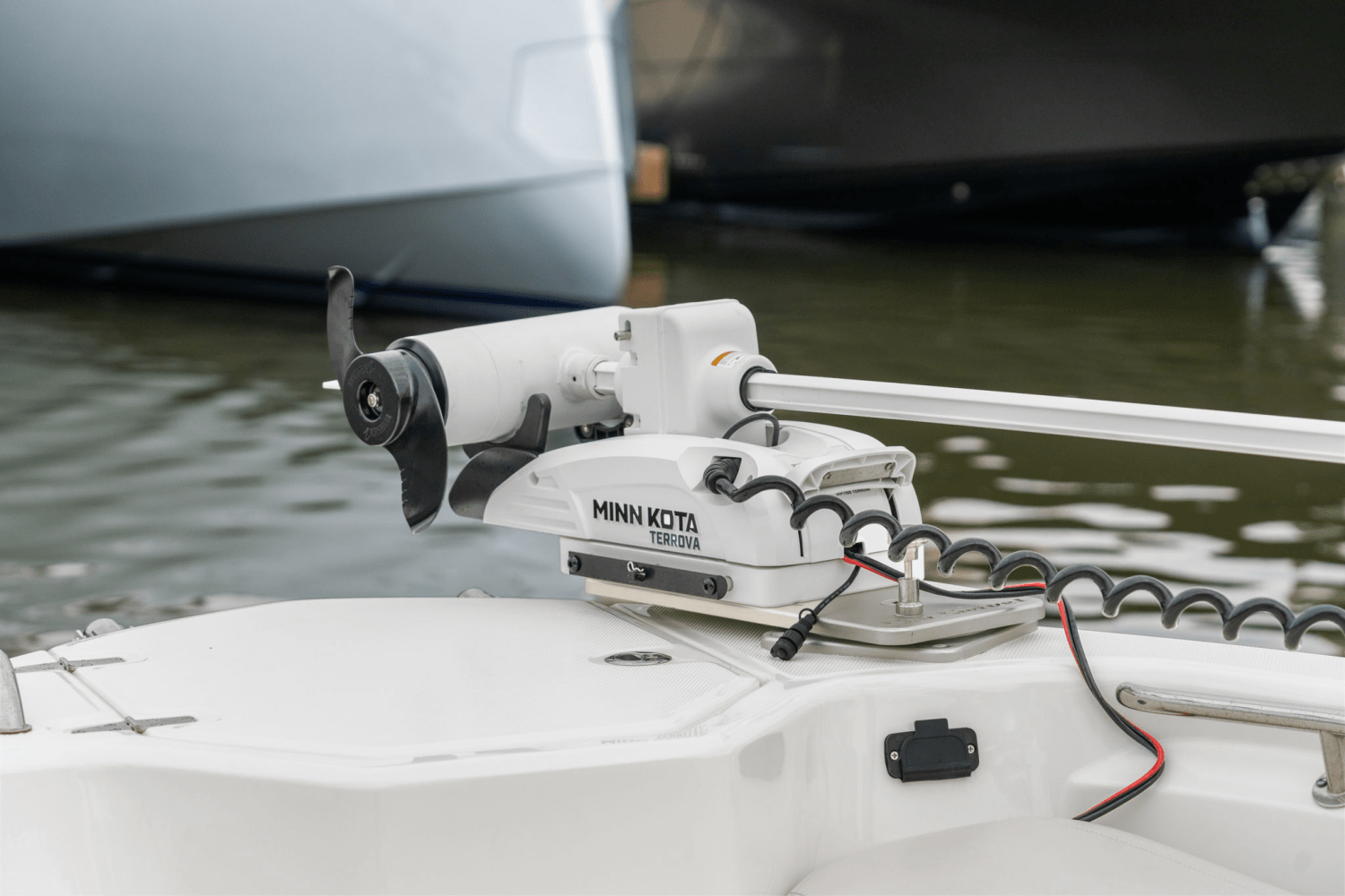 Slide: The Image of Boston Whaler 280 DAUNTLESS 2023 - 37