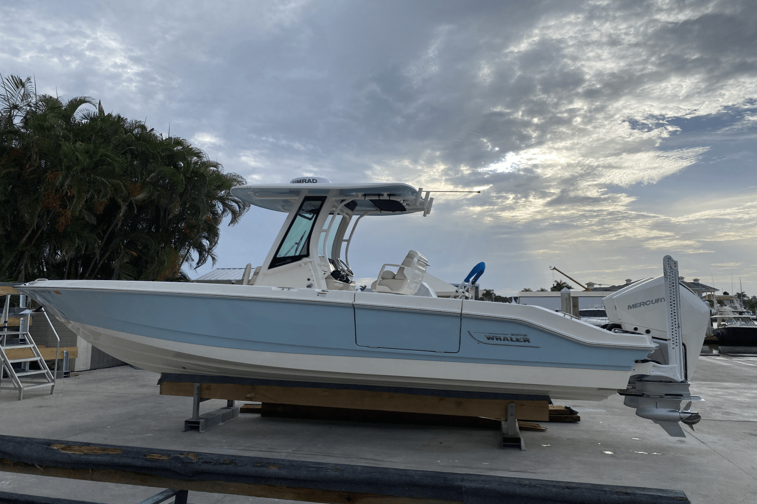 Slide: The Image of Boston Whaler 280 DAUNTLESS 2023 - 40