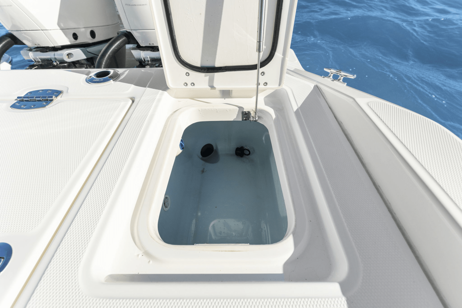 Slide: The Image of Boston Whaler 280 DAUNTLESS 2023 - 41