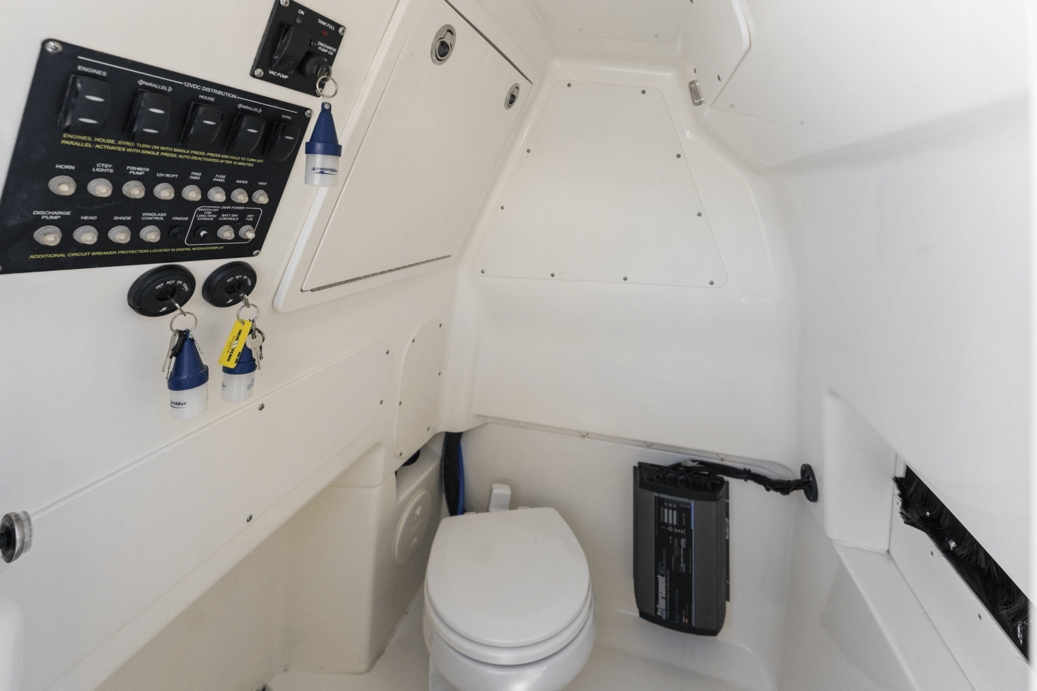 Slide: The Image of Boston Whaler 280 DAUNTLESS 2023 - 46