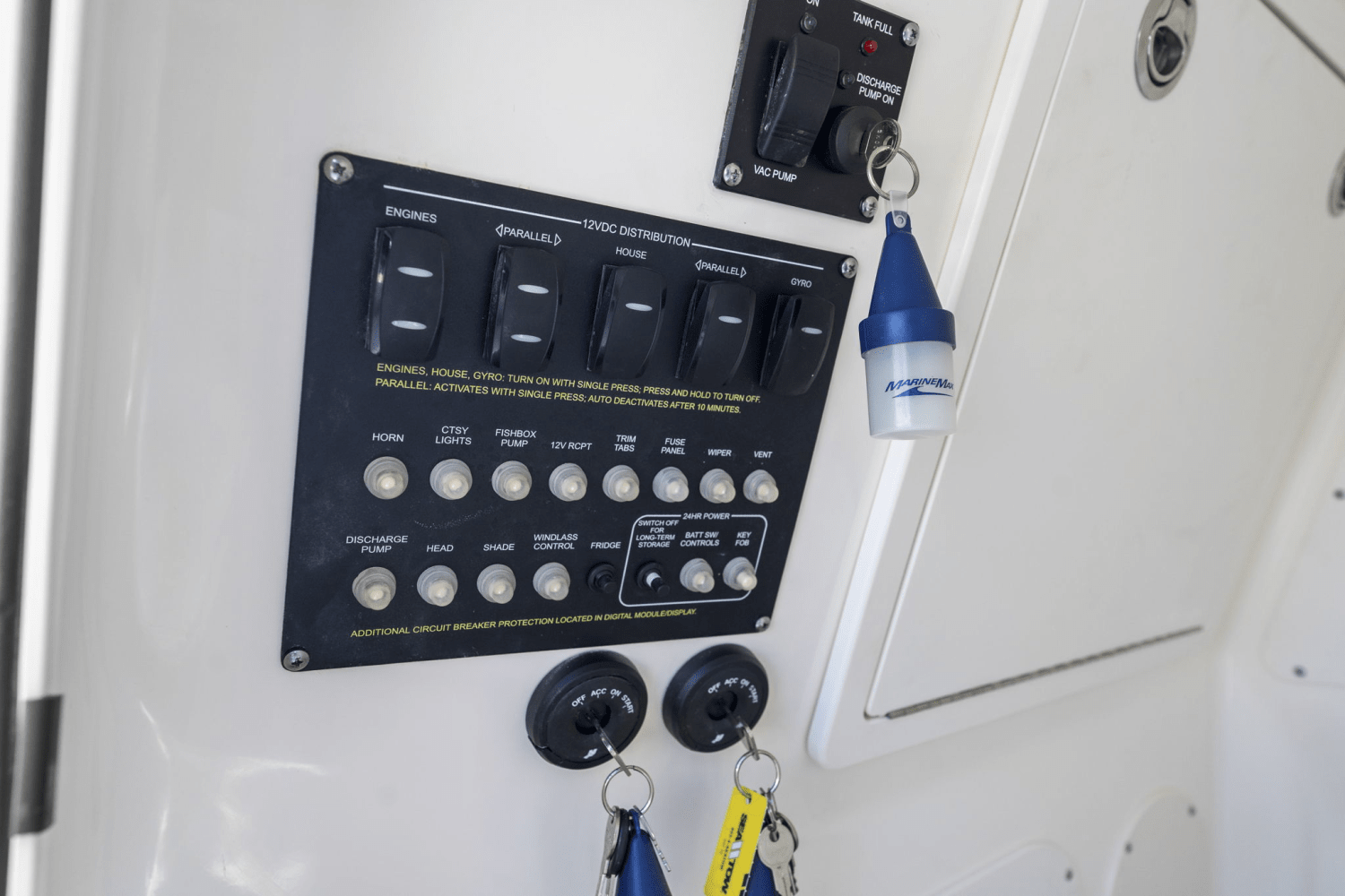 Slide: The Image of Boston Whaler 280 DAUNTLESS 2023 - 47