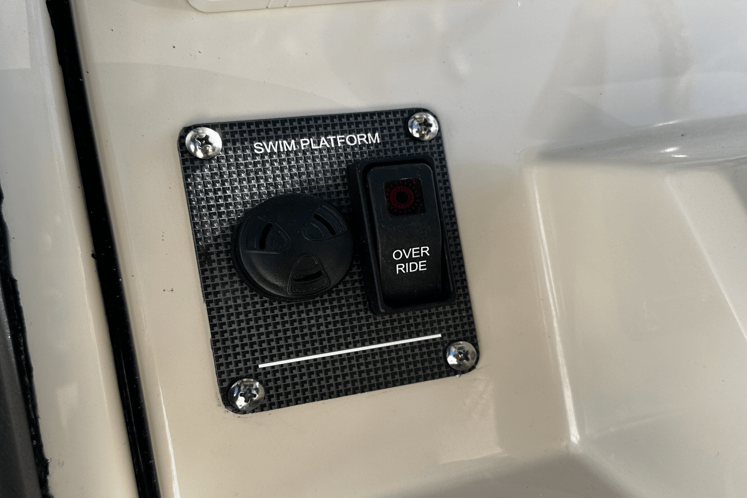 Slide: The Image of Boston Whaler 280 Dauntless 2025 - 16