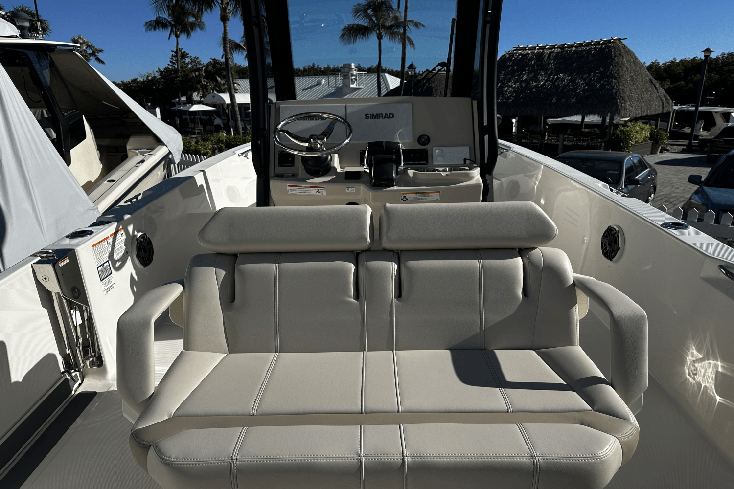 Slide: The Image of Boston Whaler 280 Dauntless 2025 - 19