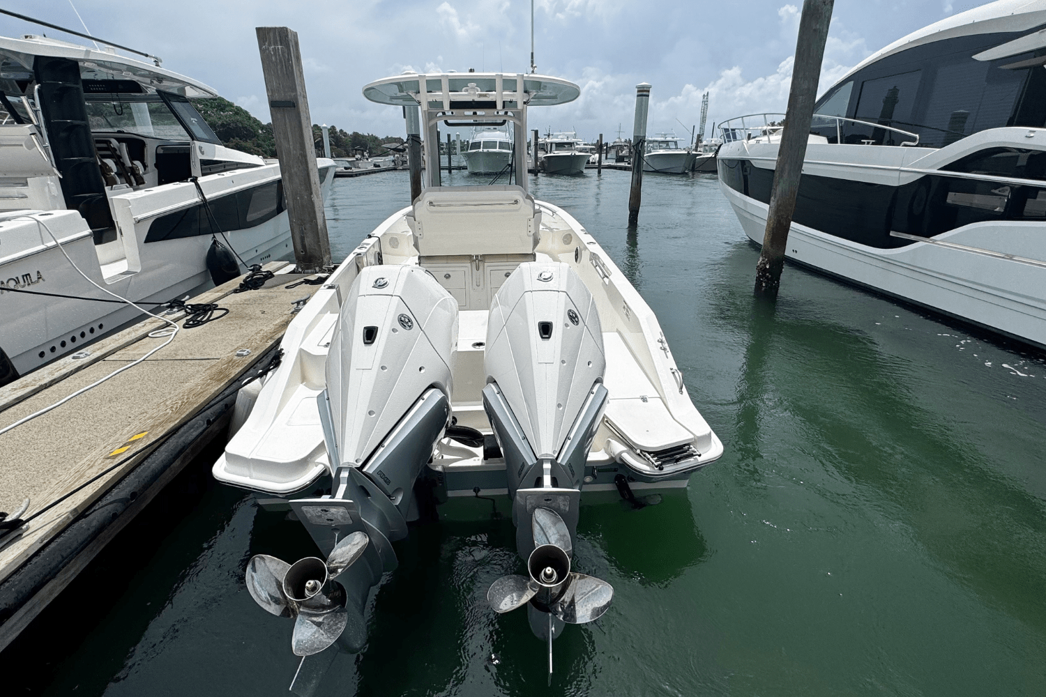 Slide: The Image of Boston Whaler 280 Dauntless 2025 - 2