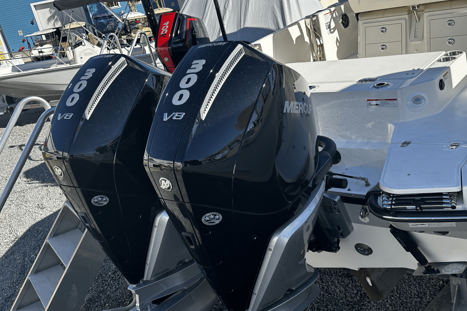 Slide: The Image of Boston Whaler 280 Dauntless 2025 - 22