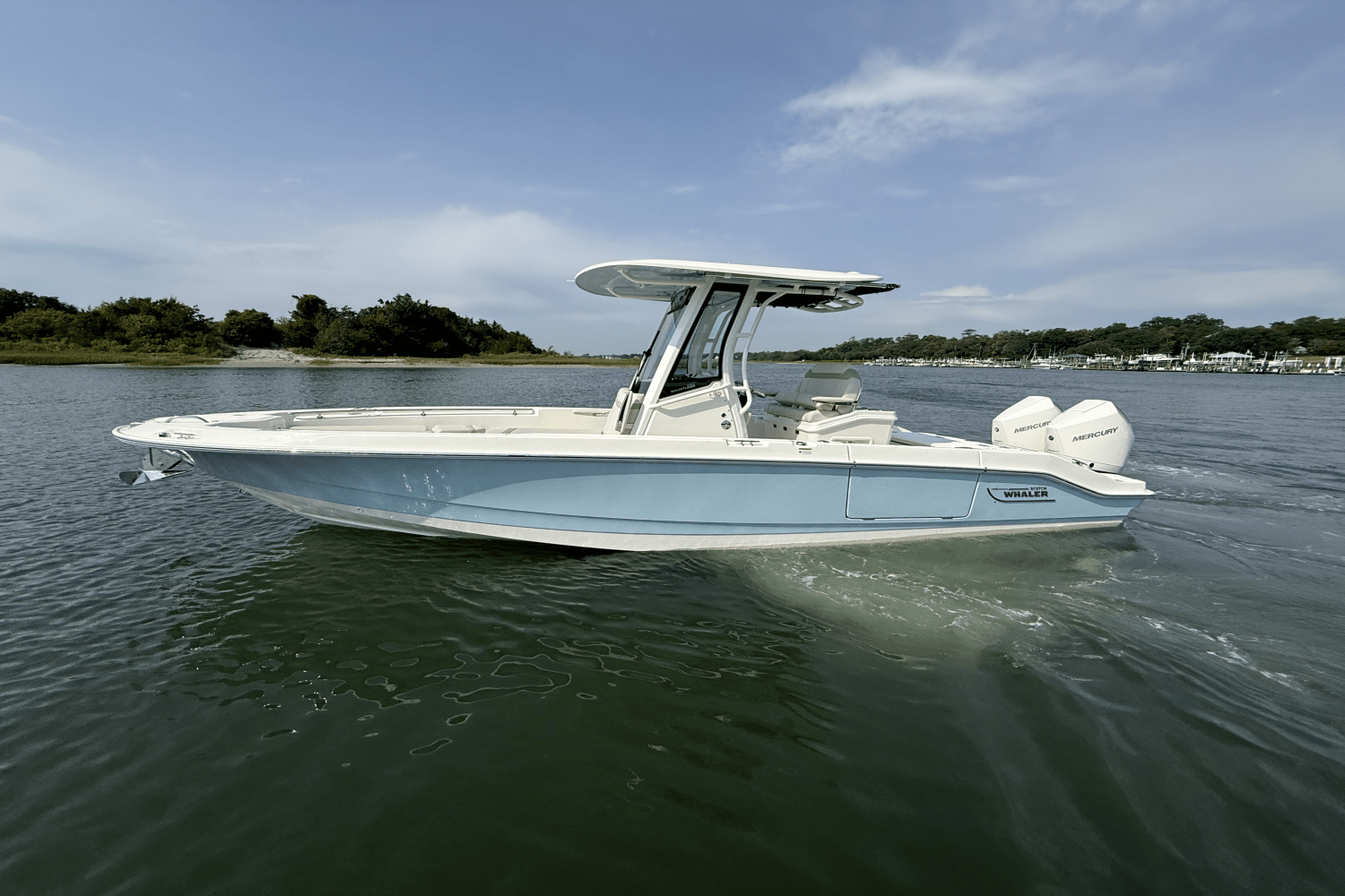 Slide: The Image of Boston Whaler 280 Dauntless 2025 - 3