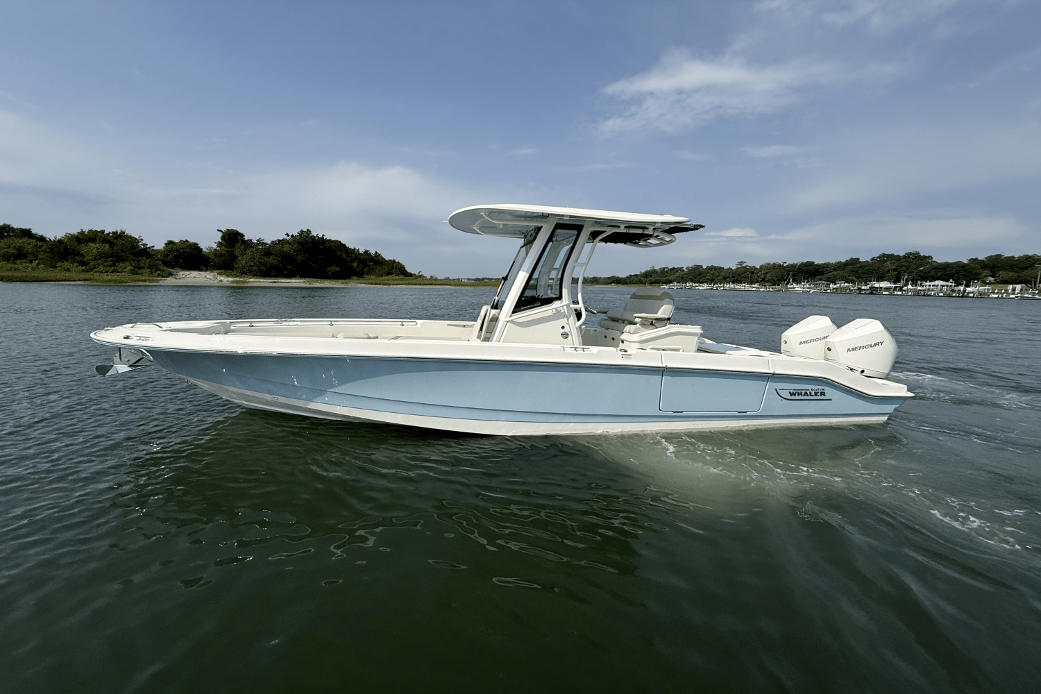 Slide: The Image of Boston Whaler 280 Dauntless 2025 - 4