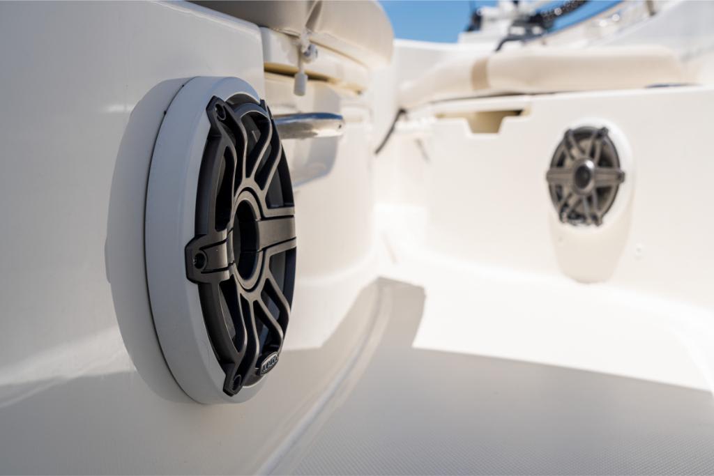 Slide: The Image of Boston Whaler 280 Dauntless 2026 - 97
