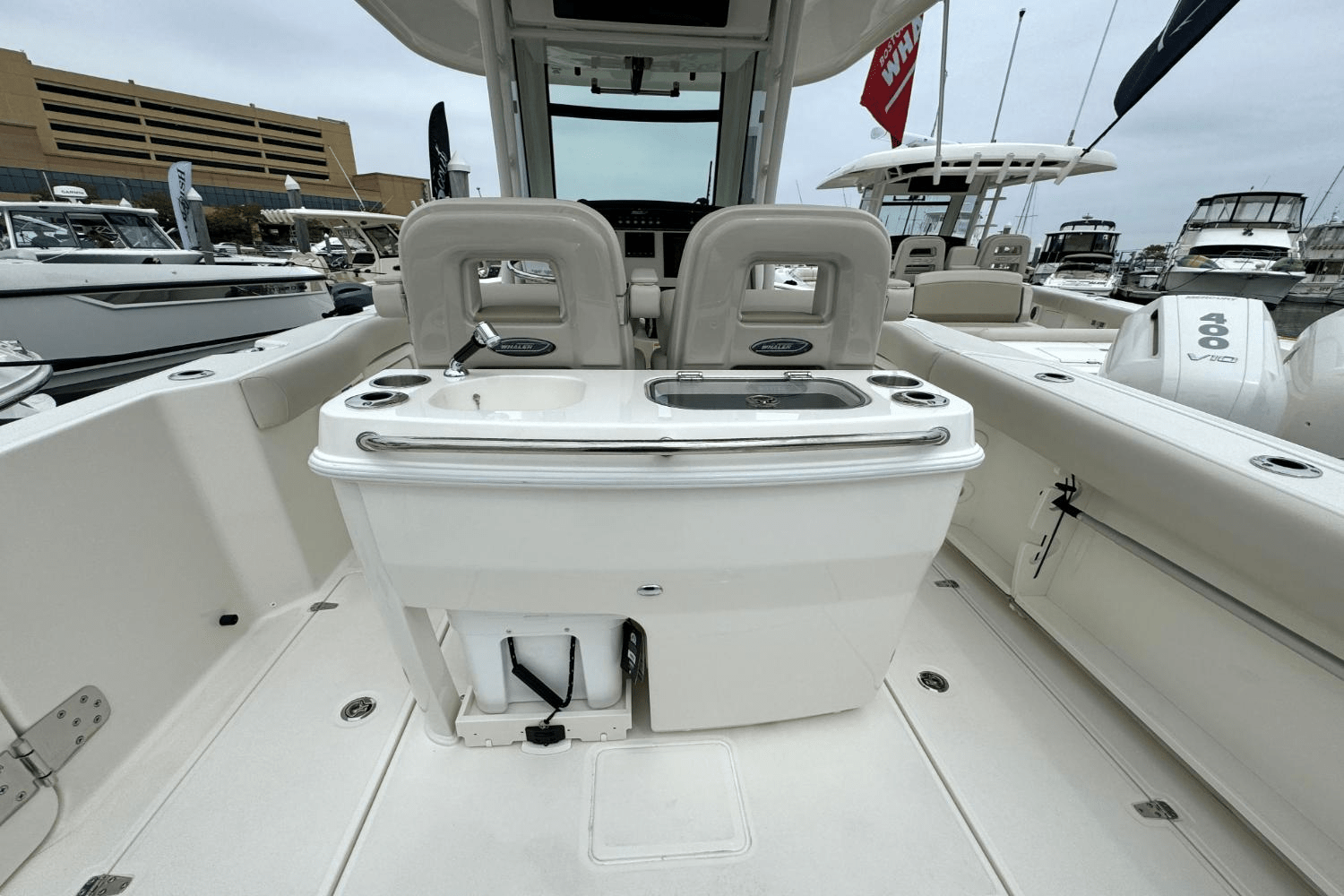 Slide: The Image of Boston Whaler 280 Outrage 2025 - 11