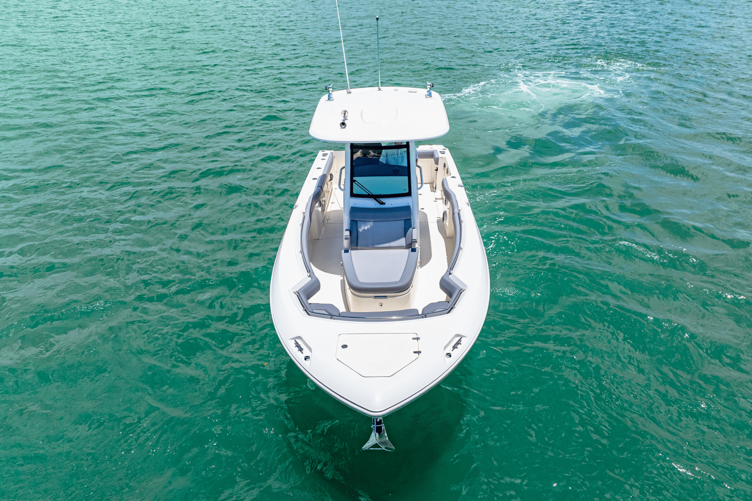 Slide: The Image of Boston Whaler 280 Outrage 2025 - 14