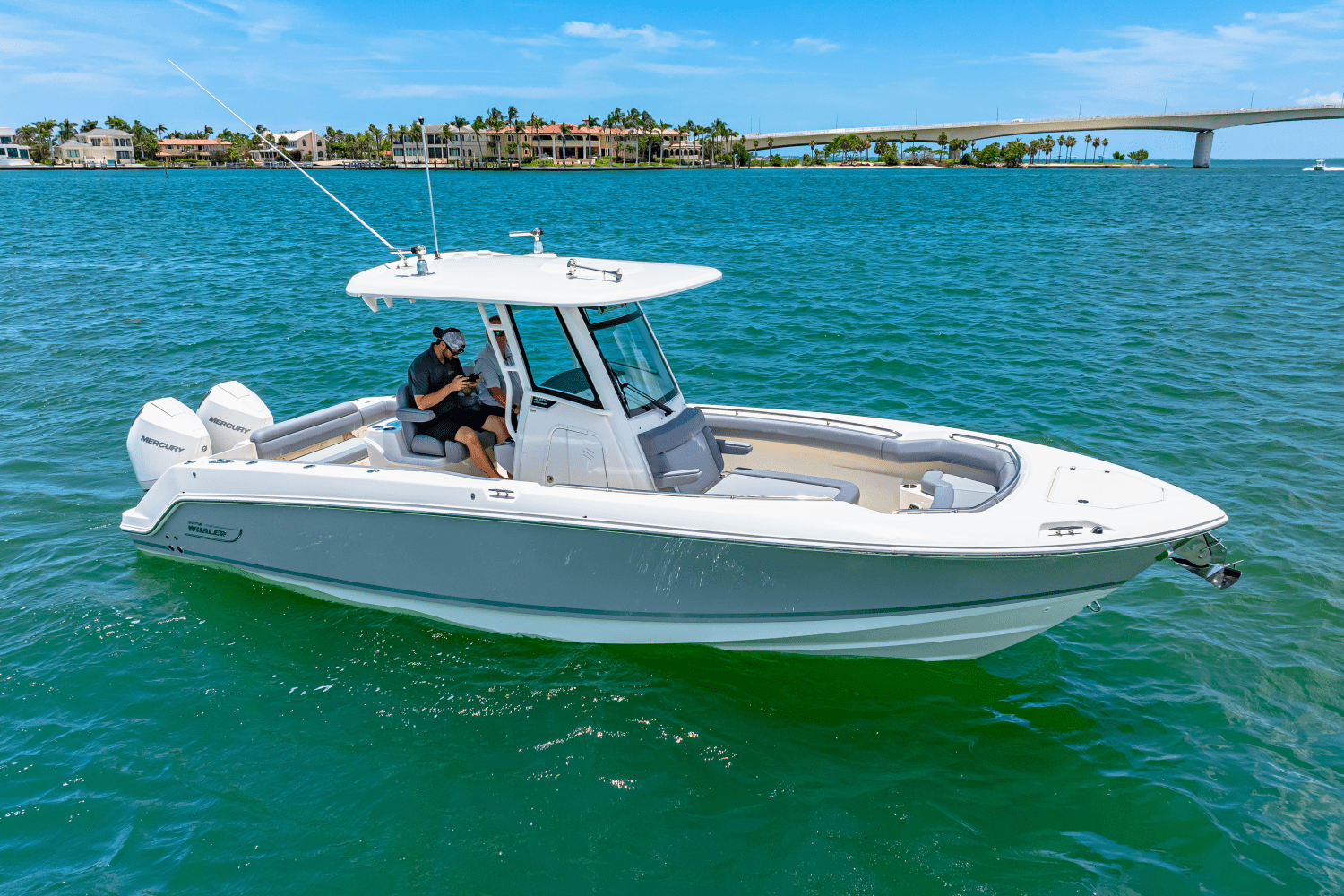 Slide: The Image of Boston Whaler 280 Outrage 2025 - 2