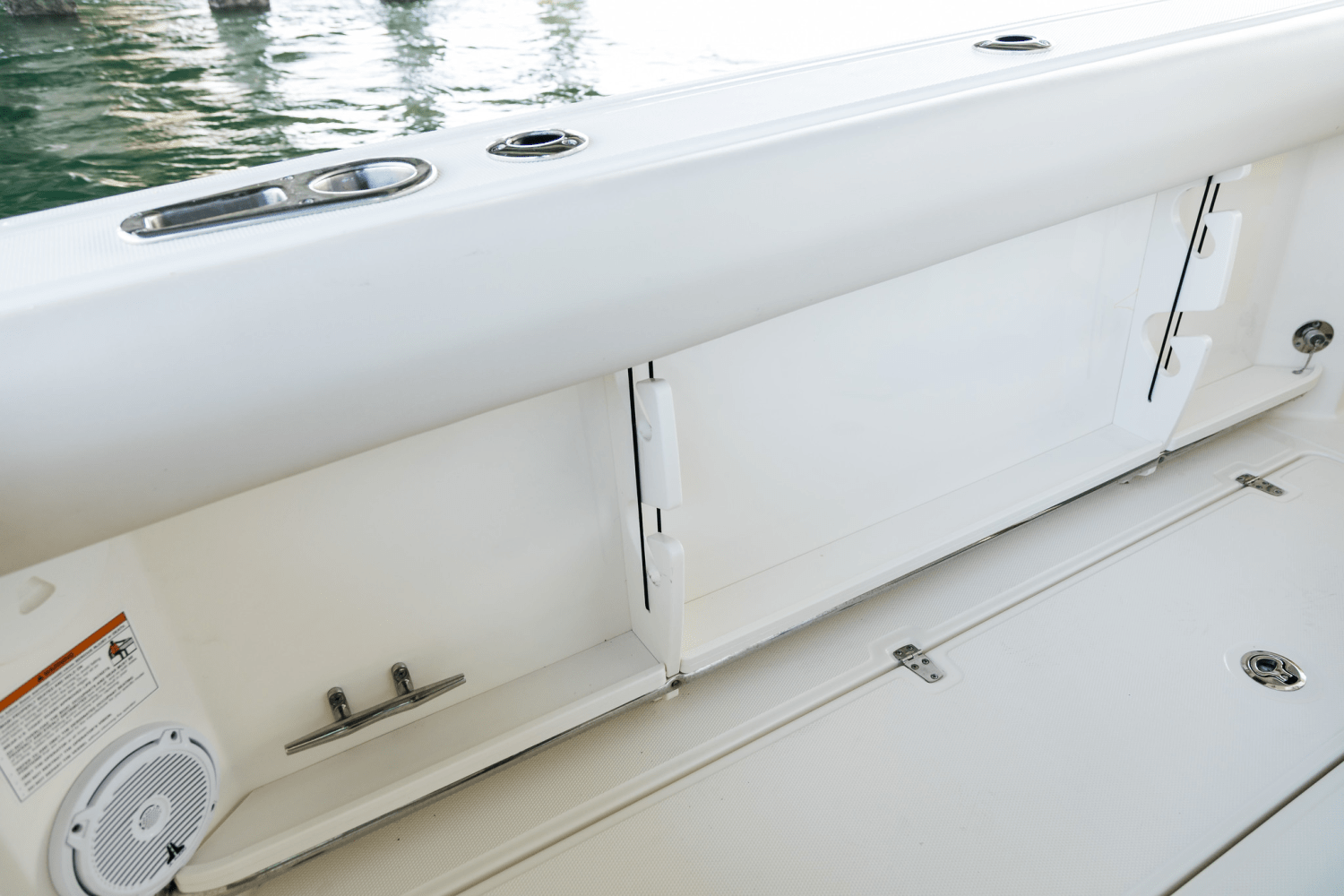 Slide: The Image of Boston Whaler 280 Outrage 2025 - 24