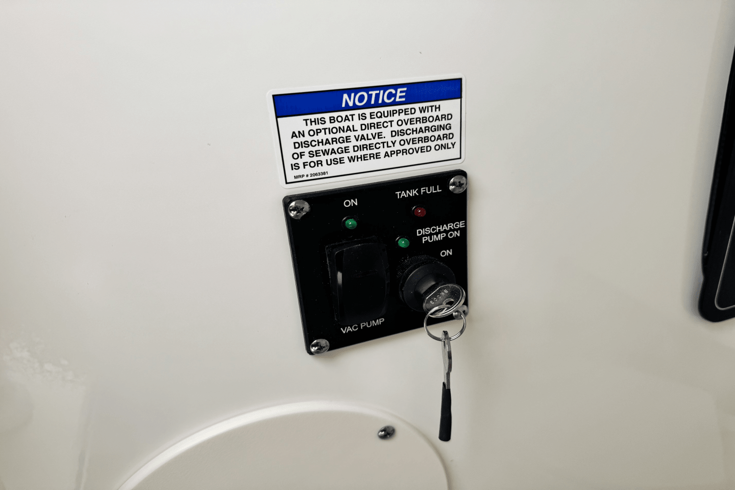 Slide: The Image of Boston Whaler 280 Outrage 2025 - 25