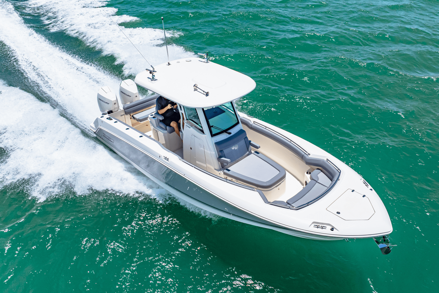 Slide: The Image of Boston Whaler 280 Outrage 2025 - 29