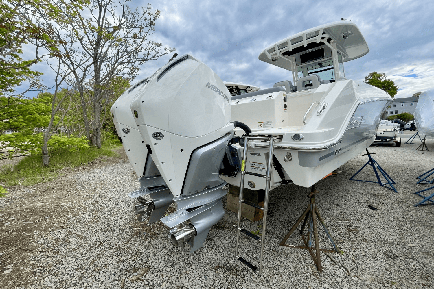 Slide: The Image of Boston Whaler 280 Outrage 2025 - 3