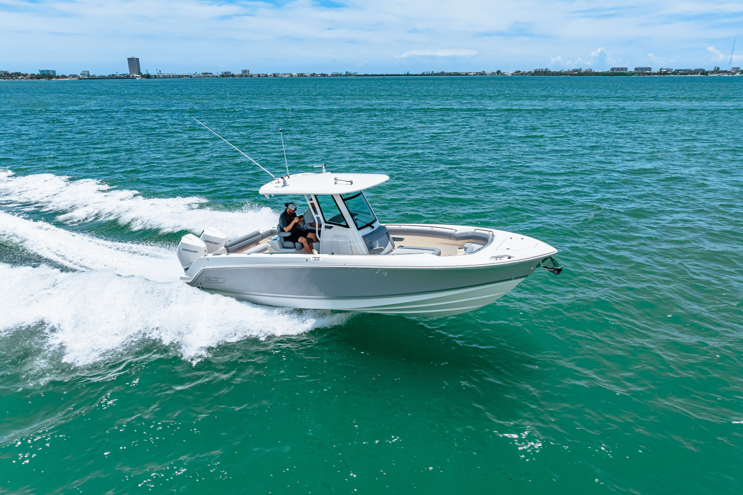 Slide: The Image of Boston Whaler 280 Outrage 2025 - 30