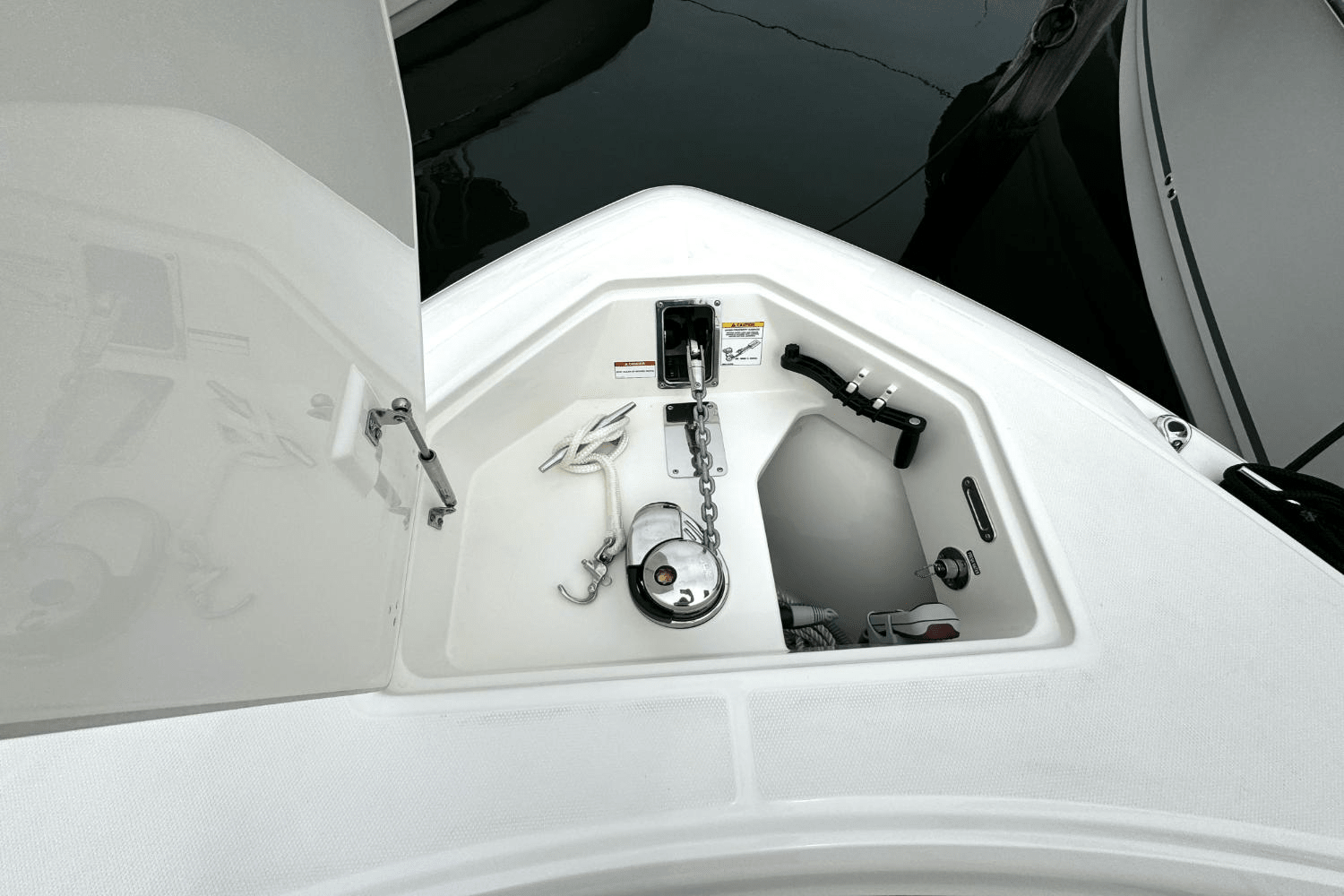 Slide: The Image of Boston Whaler 280 Outrage 2025 - 34