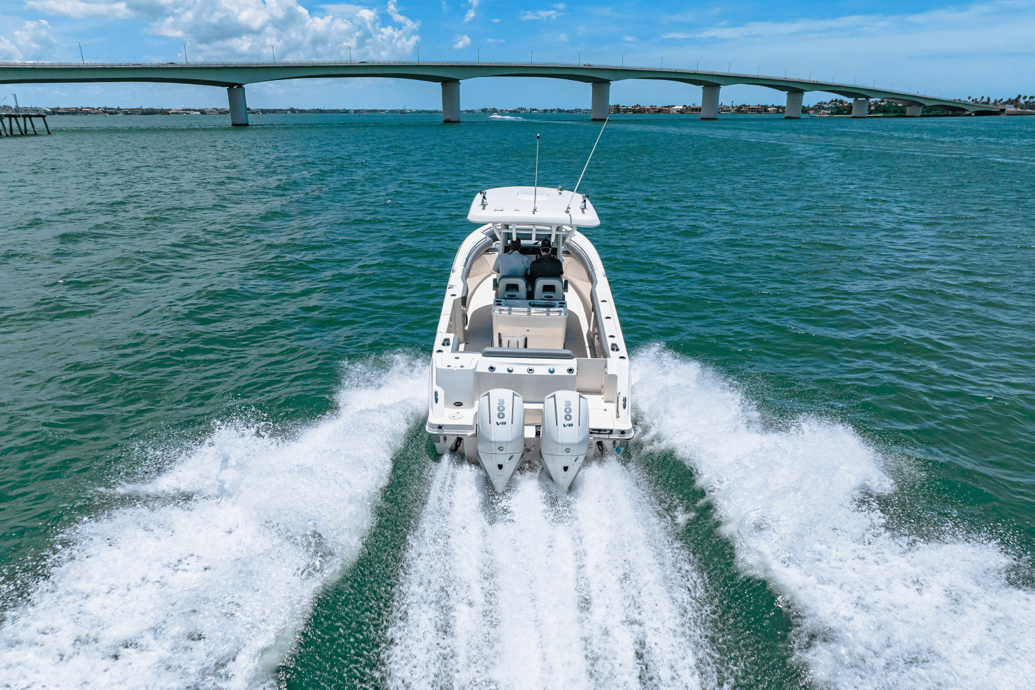 Slide: The Image of Boston Whaler 280 Outrage 2025 - 36