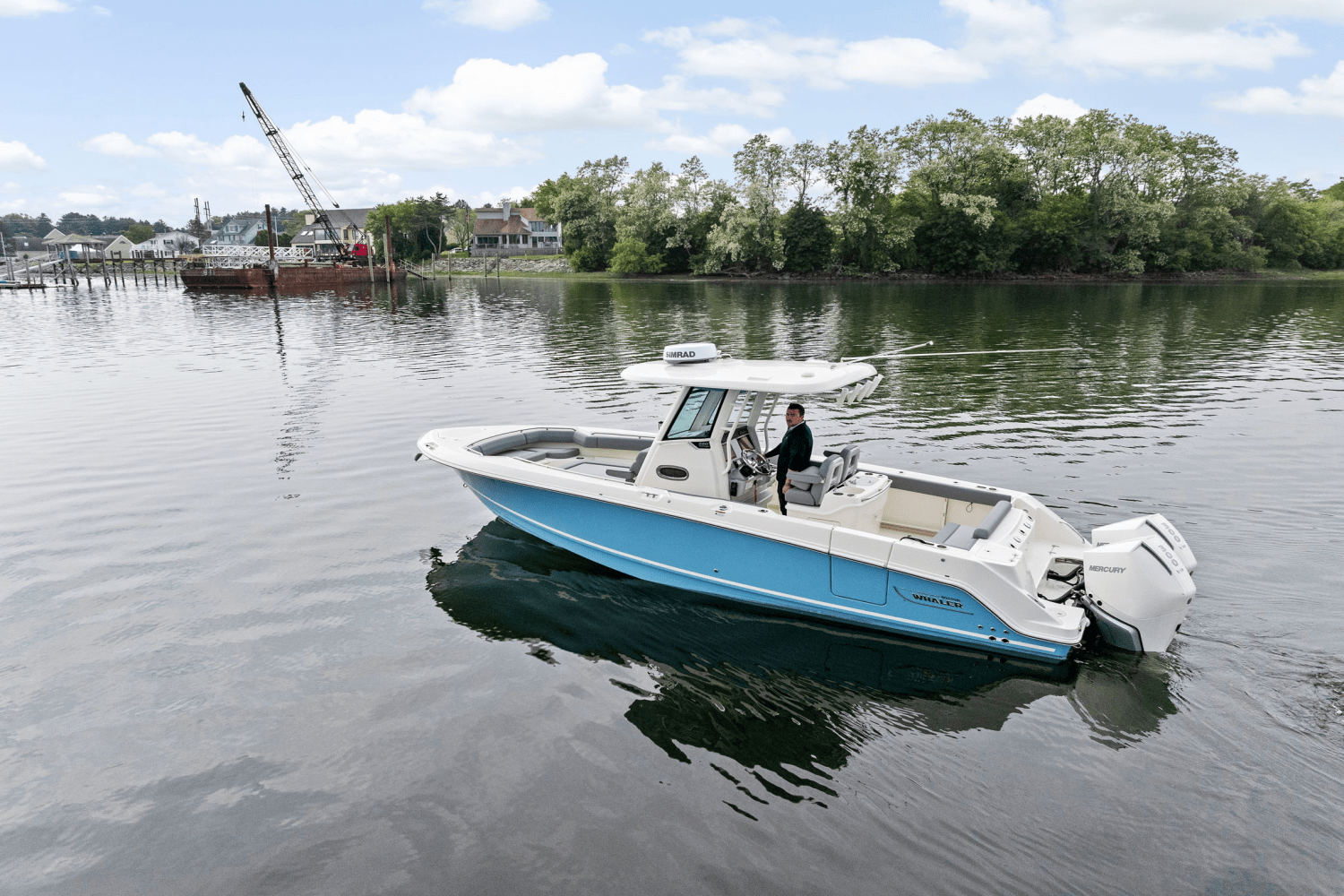 Slide: The Image of Boston Whaler 280 Outrage 2025 - 36