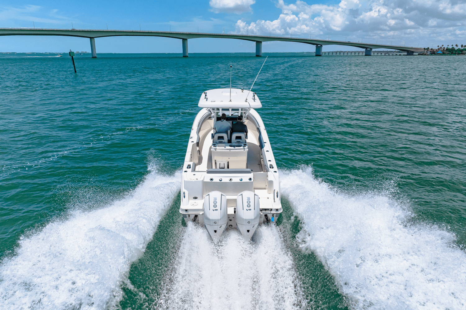 Slide: The Image of Boston Whaler 280 Outrage 2025 - 37