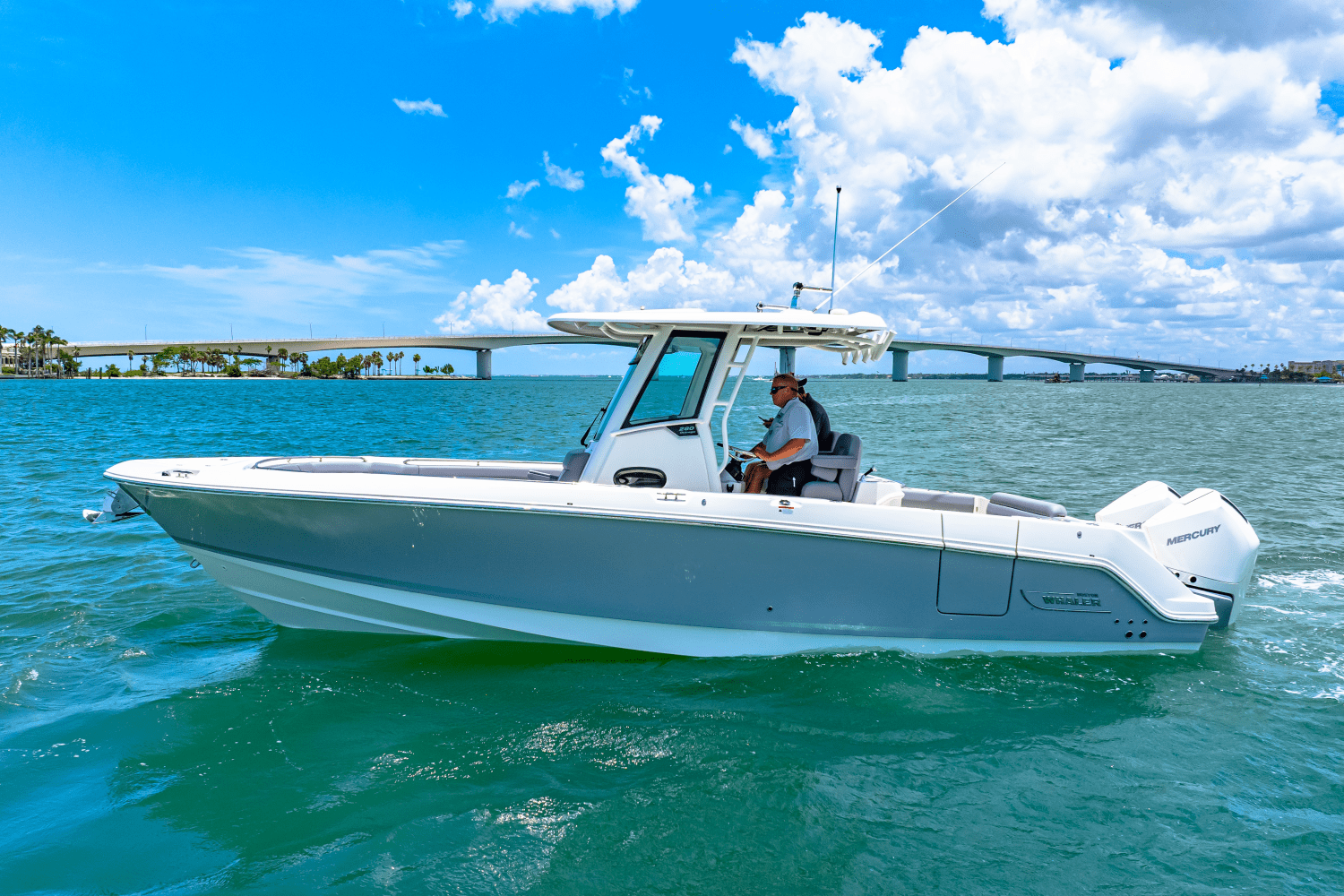 Slide: The Image of Boston Whaler 280 Outrage 2025 - 4
