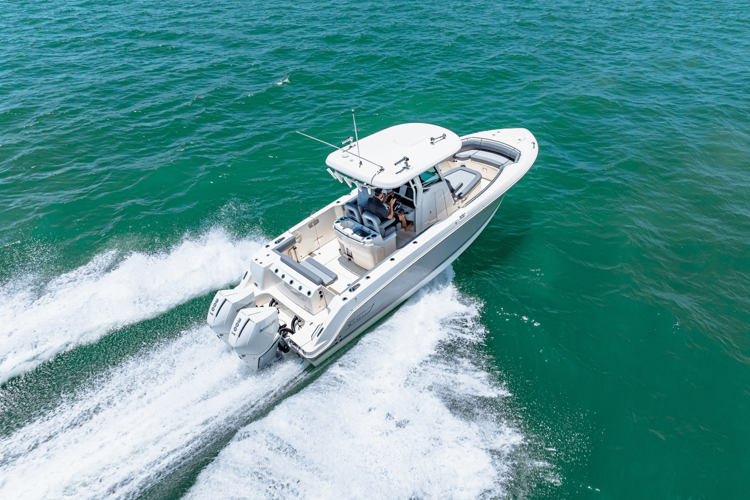 Slide: The Image of Boston Whaler 280 Outrage 2025 - 40