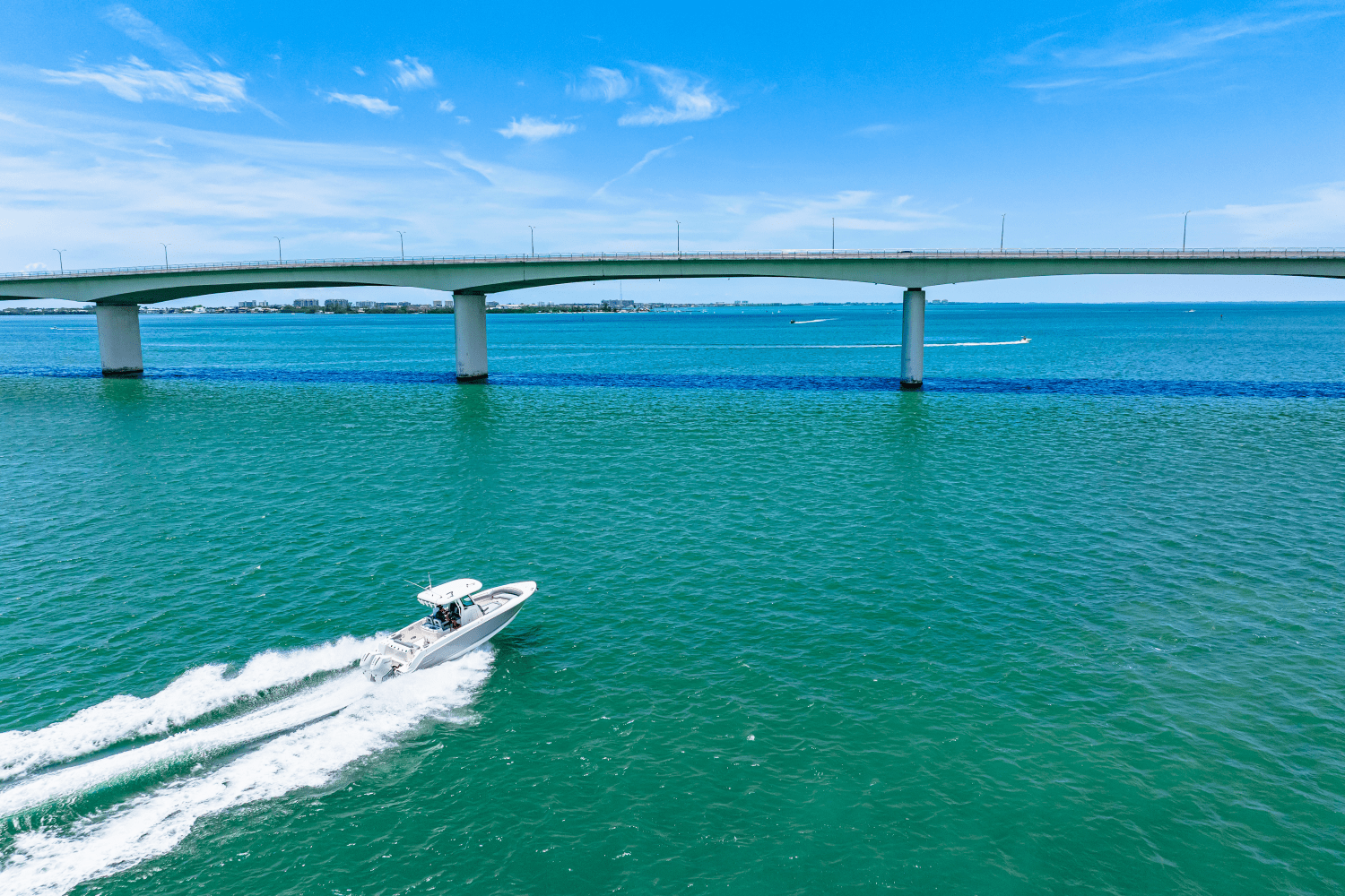 Slide: The Image of Boston Whaler 280 Outrage 2025 - 45