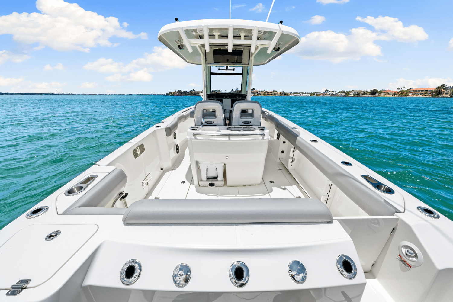 Slide: The Image of Boston Whaler 280 Outrage 2025 - 48