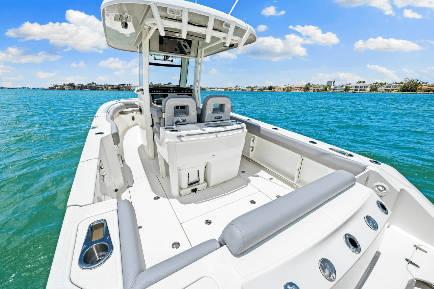 Slide: The Image of Boston Whaler 280 Outrage 2025 - 49