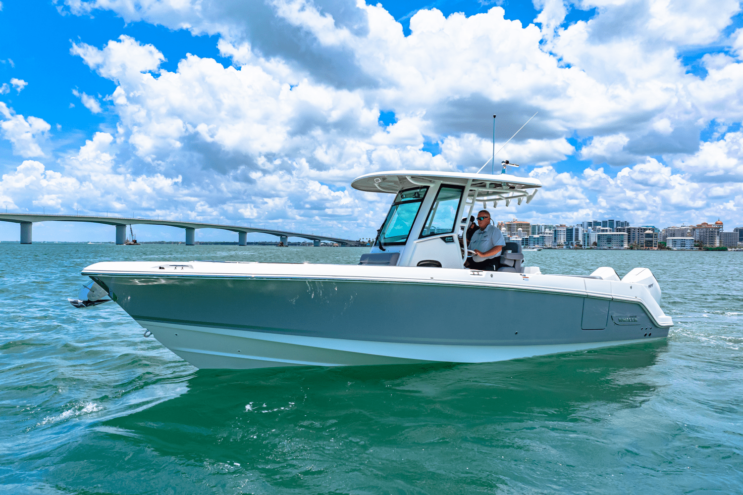 Slide: The Image of Boston Whaler 280 Outrage 2025 - 5