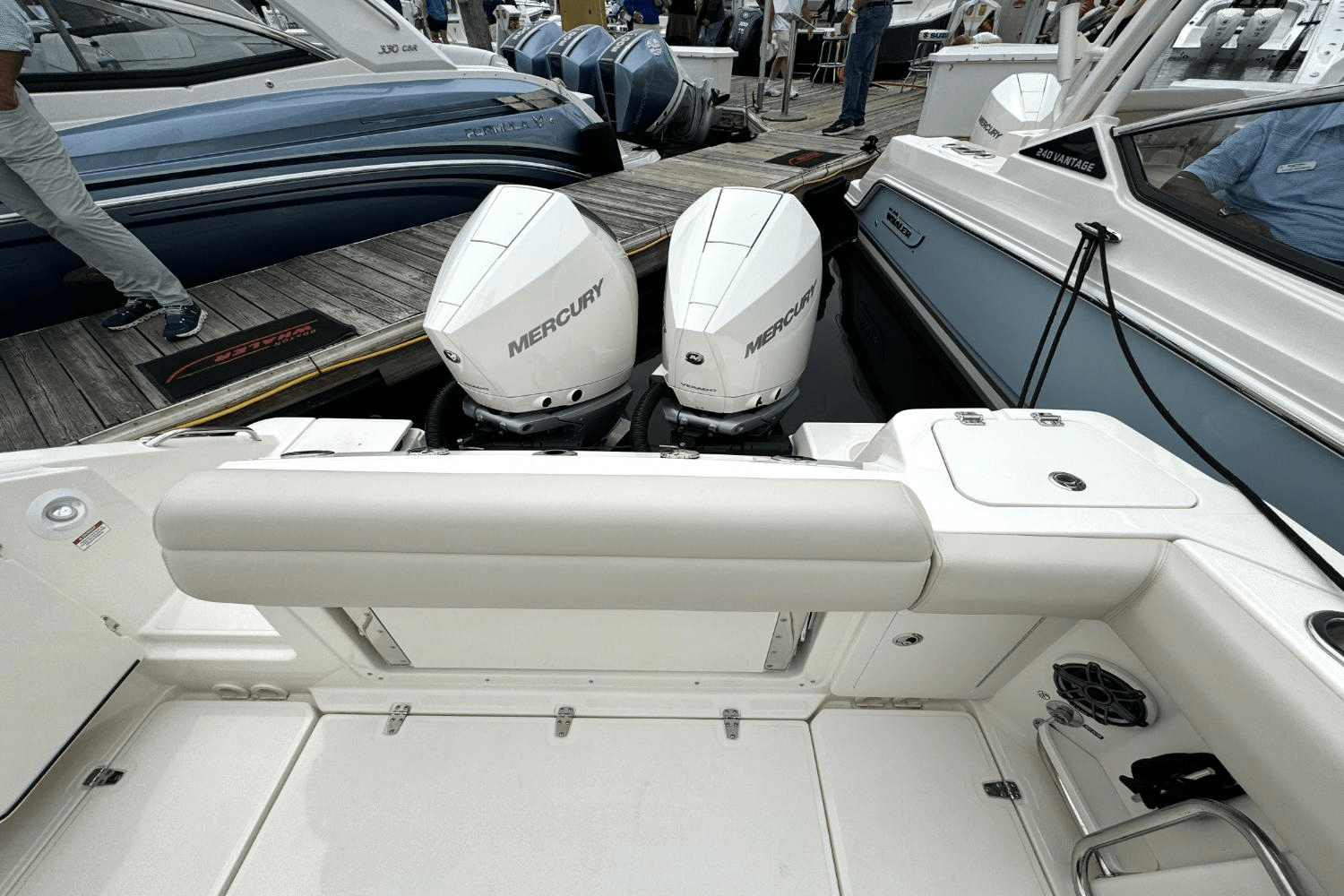 Slide: The Image of Boston Whaler 280 Outrage 2025 - 5