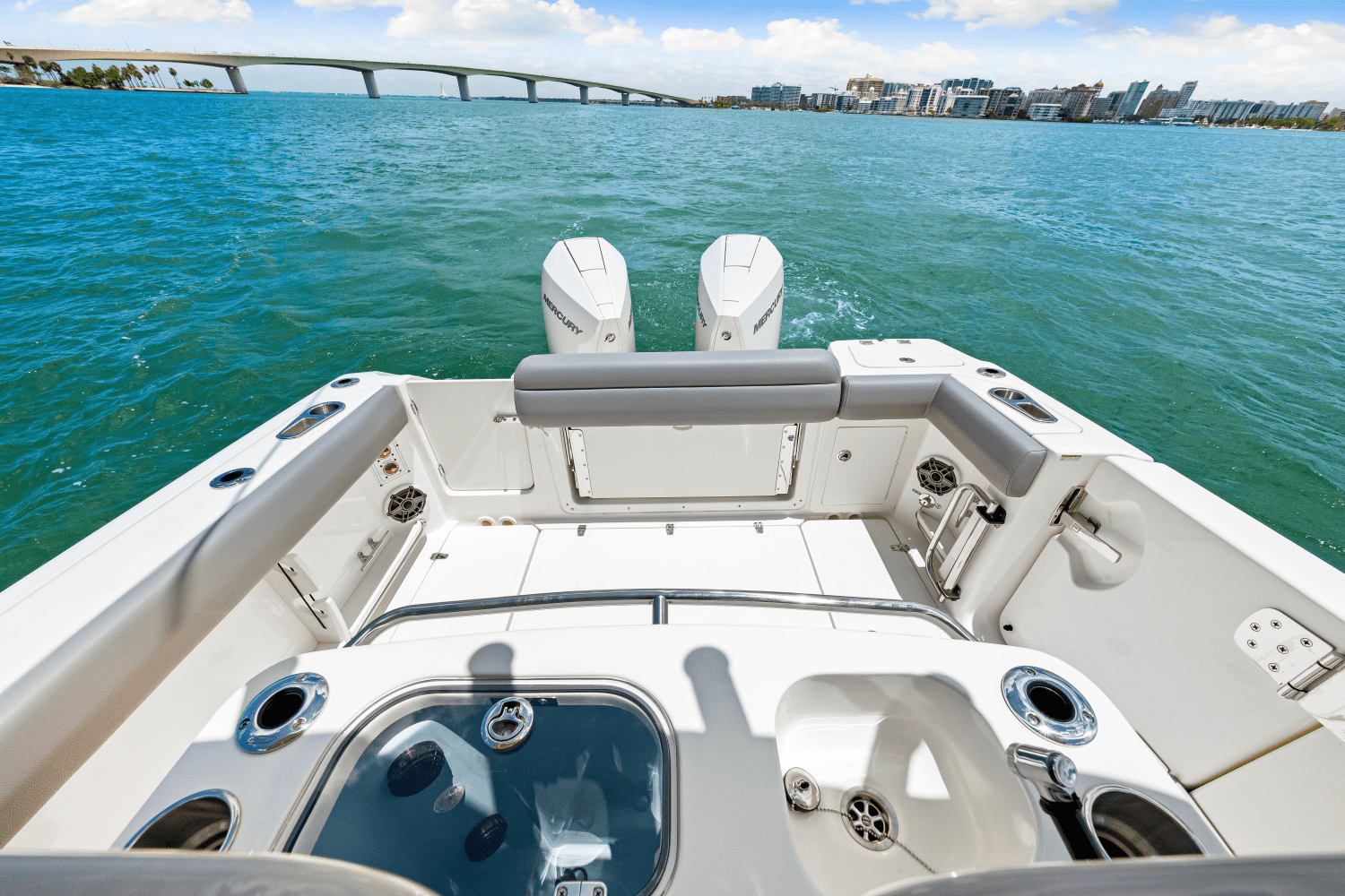 Slide: The Image of Boston Whaler 280 Outrage 2025 - 51