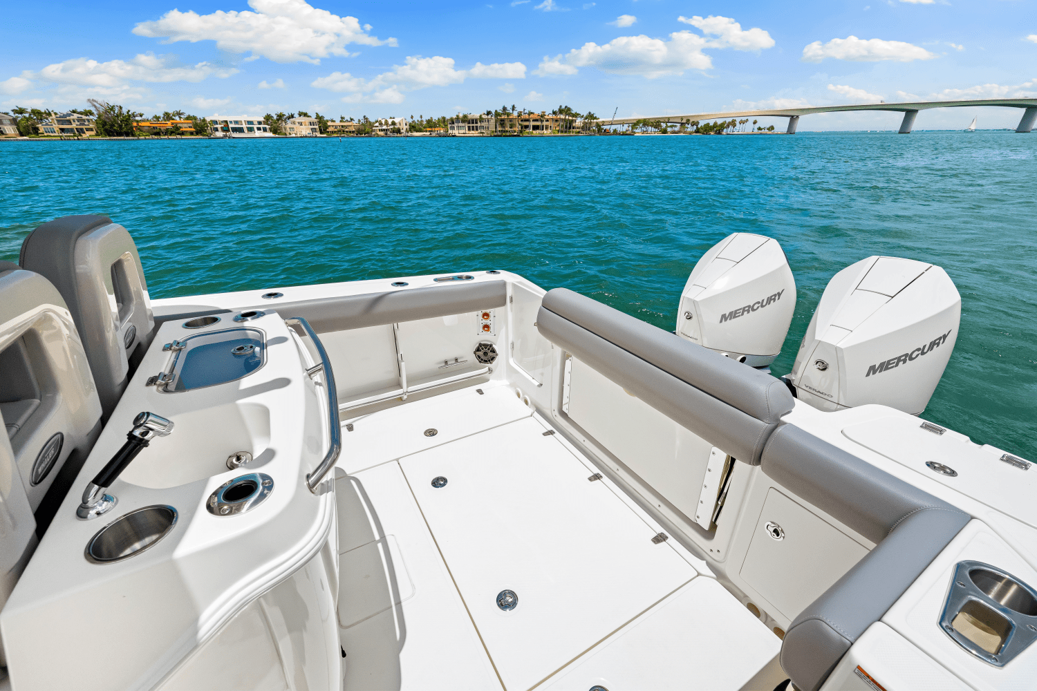 Slide: The Image of Boston Whaler 280 Outrage 2025 - 52