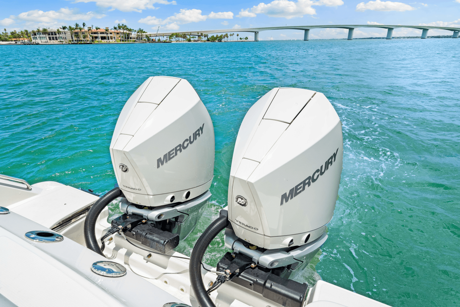 Slide: The Image of Boston Whaler 280 Outrage 2025 - 55