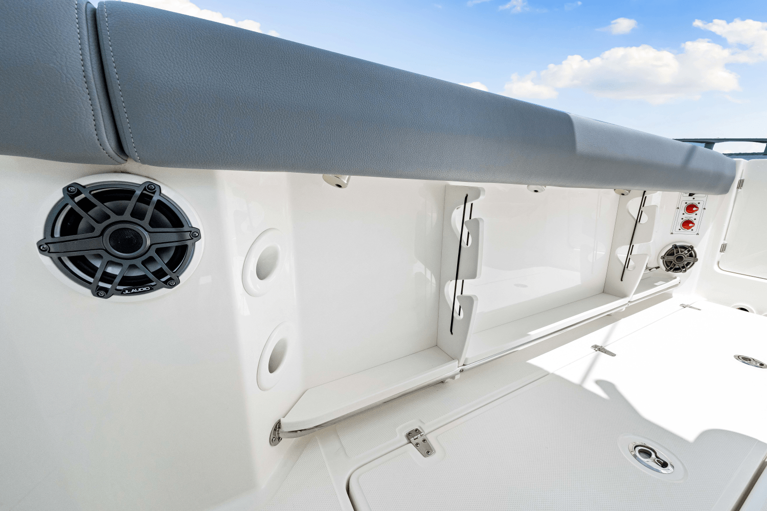 Slide: The Image of Boston Whaler 280 Outrage 2025 - 58