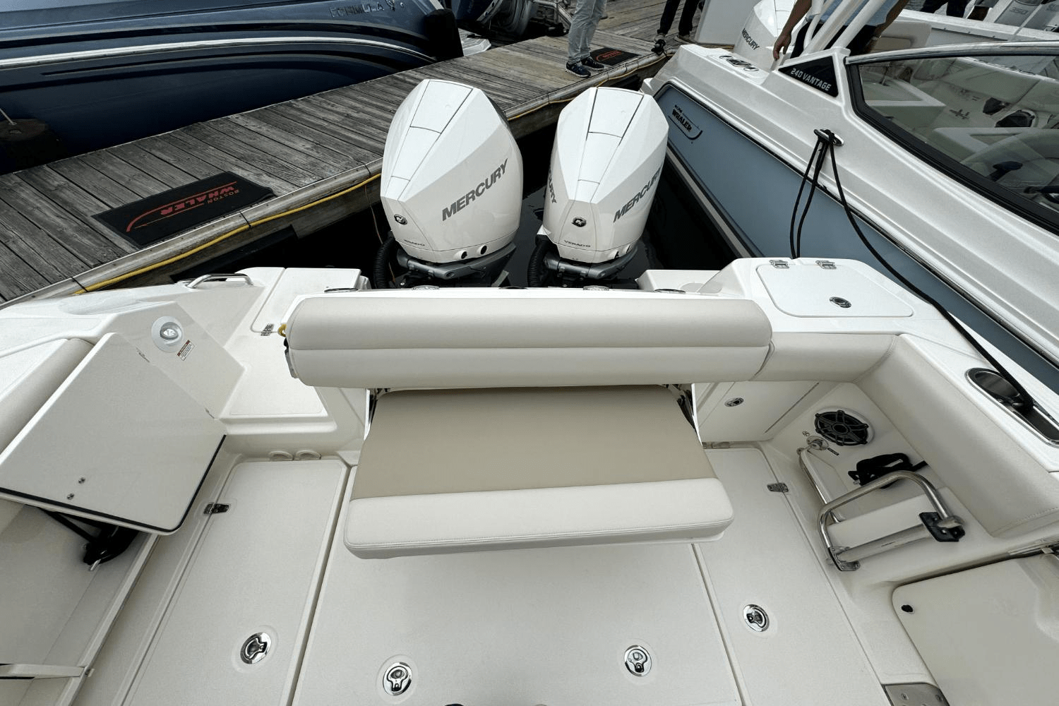 Slide: The Image of Boston Whaler 280 Outrage 2025 - 6