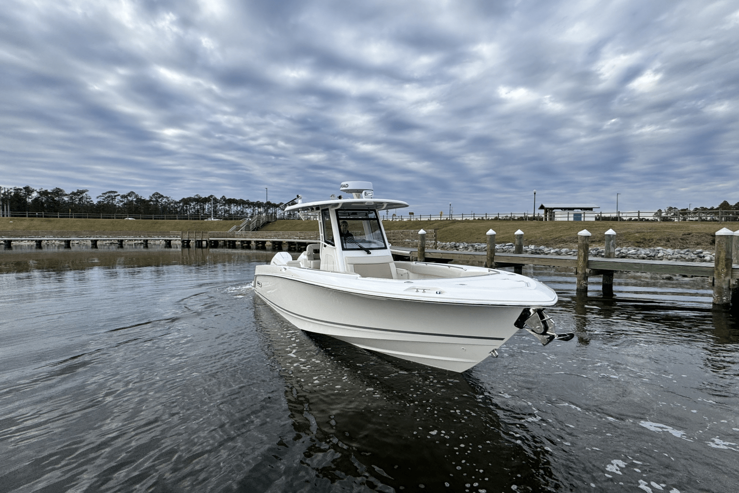 Slide: The Image of Boston Whaler 280 Outrage 2025 - 6